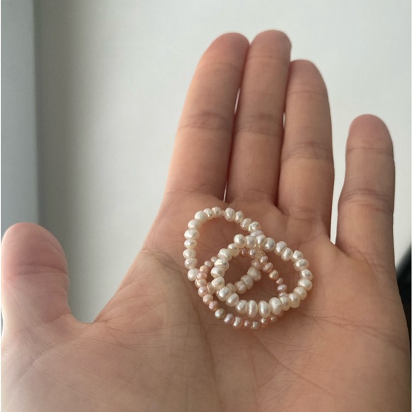 Handmade tiny pearl rings - Picture 2 of 3